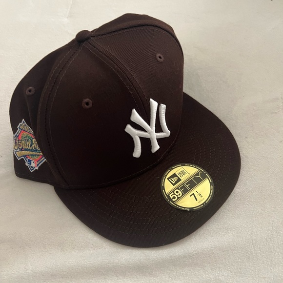 World Series- New York‎ Yankees brown ball cap